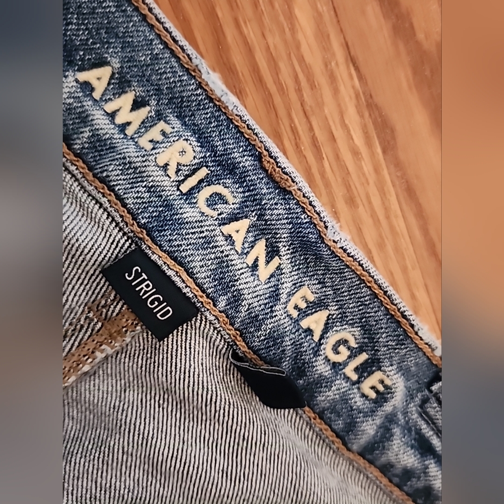 American Eagle High Rise Baggy Straight Distressed Blue Jeans. Size 8Long - Picture 2 of 13